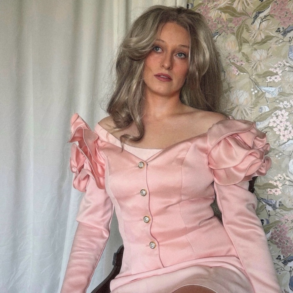 Meet your Posher, Leslie